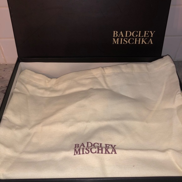 Badgley Mischka Kiara Platforms - Picture 2 of 7